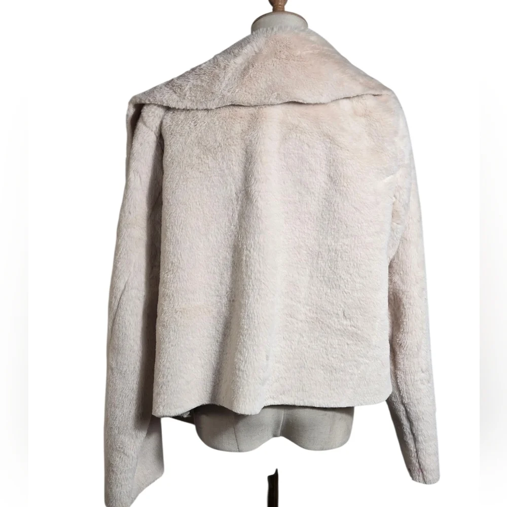 Ontwelfth Cream Faux Fur Women's Jacket - Picture 4 of 8